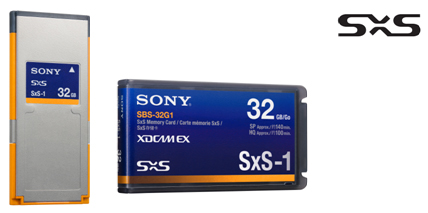 SxS-1『SBS-32G1』(32GB)　〈メモリーカード（左）、ハードケース（右）〉
