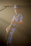 ���c ����