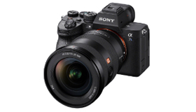 レンズ交換式デジタル一眼カメラ『α7S III』 （『FE 16-35mm F2.8 GM』装着）