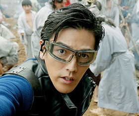 なぜ、この映画でウェアラブルカメラでの撮影を取り入れたのでしょうか?