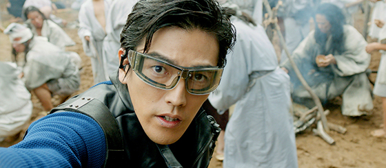 なぜ、この映画でウェアラブルカメラでの撮影を取り入れたのでしょうか?