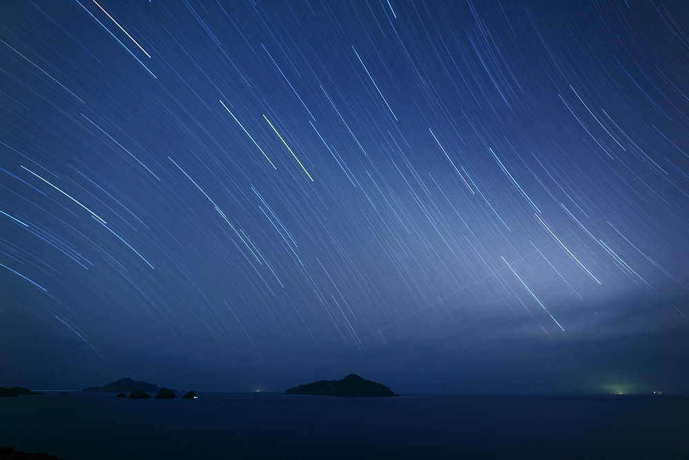 �V���b�^�[���x3355�b�@F�l3.5�@�}0EV�@ISO100�@��7S �{ LA-EA3 �{ Vario-Sonnar T�� 16-35mm F2.8 ZA SSM II�q�܂����ʕ��i�Əo��A�Ă̗��� �m����C�ҁn�bSony�fs feature�b�\�j�[�r