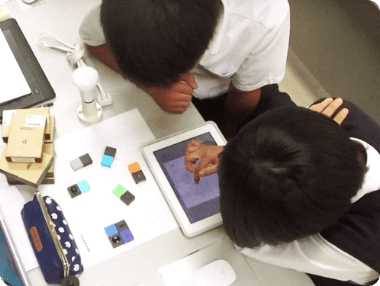 IoT�u���b�NMESH�̋���v���O�������Љ��֘A�L���̃T���l�C��