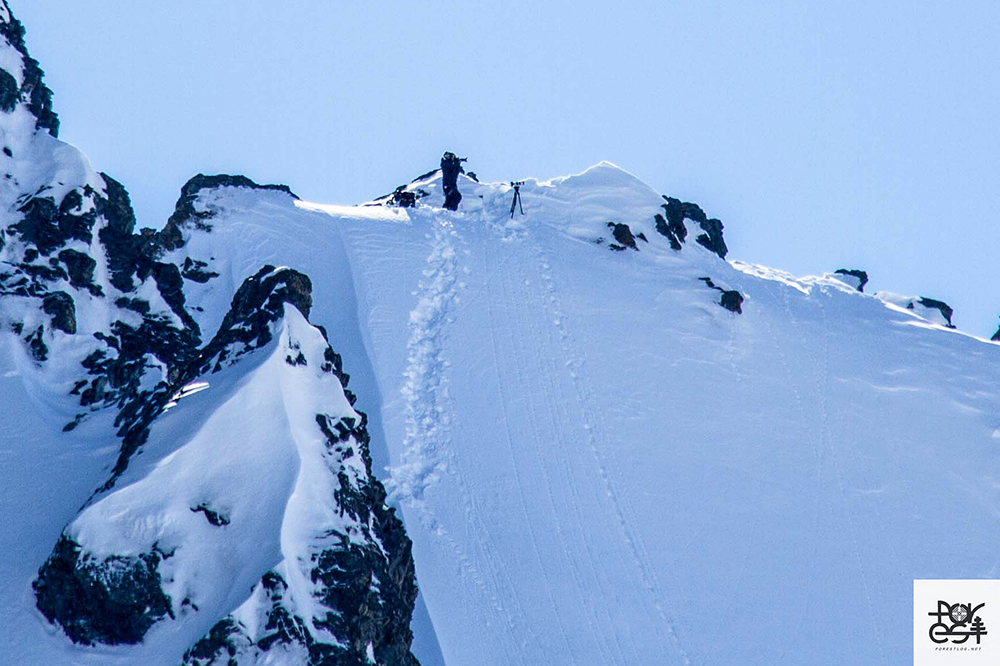 �\�j�[�l�ɂĉ摜��z��