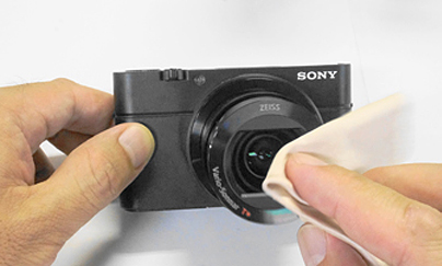 �T�C�o�[�V���b�g�̃����Y�ɂ͒��ڐG�ꂸ�A��p�̃N���X�ł₳�����@�����