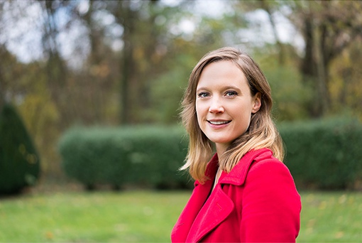 ��ʑ̂ɋ߂Â��Ɣw�i���傫���ڂ���