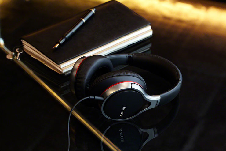 �X�e���I�w�b�h�z��