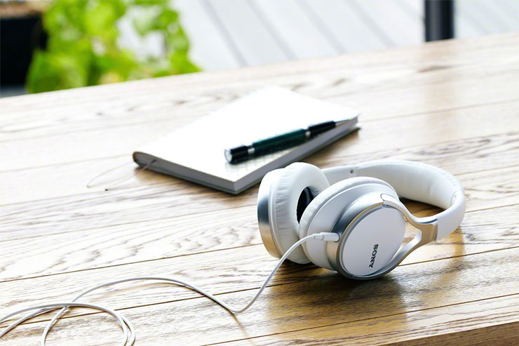 �X�e���I�w�b�h�z��