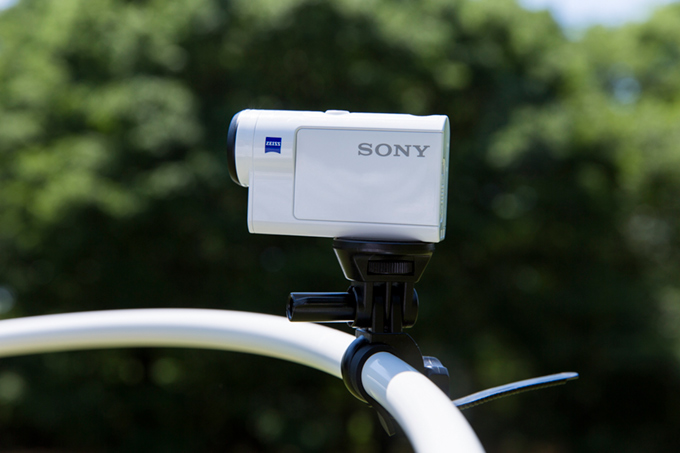 フラフープにアクションカムを取り付け