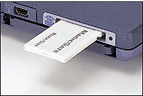 OpenMG対応「メモリースティック」スロット