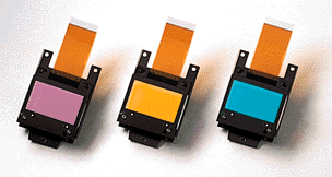 3����LCD�p�l���ƃJ���[�t�B���^�[