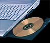 CD-RW/DVD-ROM一体型ドライブを搭載。