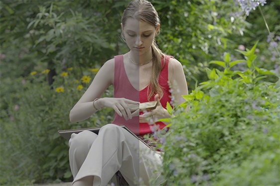 ���FS-Gamut3.Cine/S-Log3�@�E�F�J���[�O���[�f�B���O���ꂽ�f���@�� �摜�̓C���[�W�ł��@��  �摜�̐����Ɍ�肪���������ߏC�����܂����i2025�N6��5���j