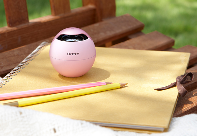 �A�E�g�h�A�Ŋy���ށi�o�b�e���[�쓮�j ���d�r�E�o�b�e���[�Ή��B�R���Z���g���Ȃ��Ƃ���ŃX�s�[�J�[�ŉ��y���y���߂�