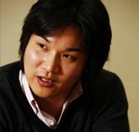 �x�{����