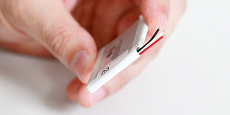 電池とアンプ基板の電源をつなぐ線材が、通常より太いものだそうですね。